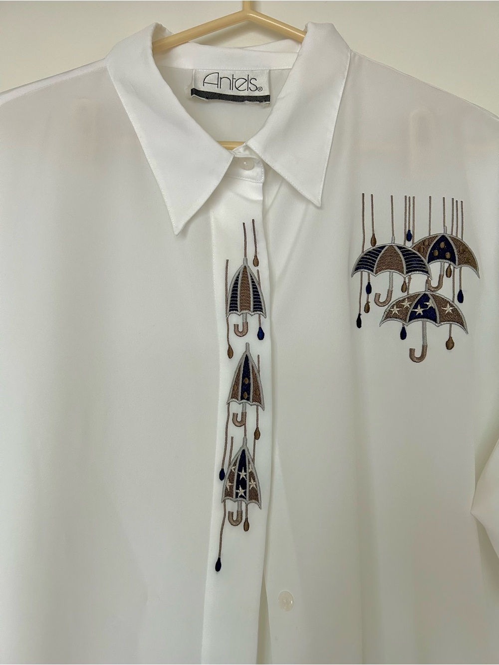 Antels vintage white oversized button up with embroidery